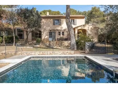 maison 6 pièces 180 m²