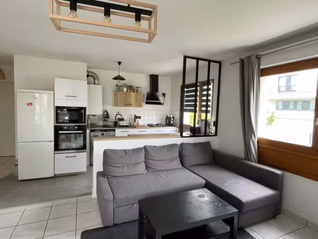 location appartement 3 pièces à saint-jacques-de-la-lande (35136) : à louer 3 pièces / 62m