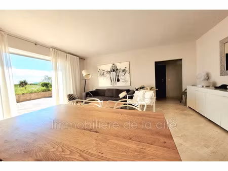 vente appartement 4 pièces 73 m² à port grimaud (83310)  1 200 000 €