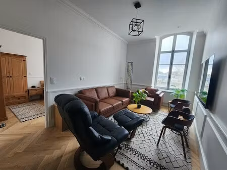 appartement élégant au bord de la rivière au cœur historique de confolens