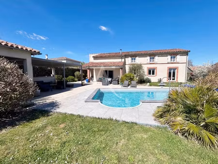 vente maison 8 pièces 208 m² aussonne (31840)