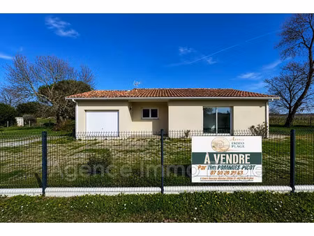 vente maison 4 pièces 97 m² à civrac-en-médoc (33340)  232 000 €