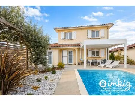 maison familiale avec piscine et beaux volumes