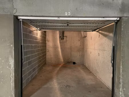 vente parking / box 1 pièce  12.00m²  caen