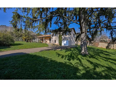 agréable maison familiale idéalement située au calme à collo