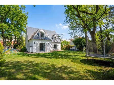 maison le vésinet - 214 m2 - 10 pièces