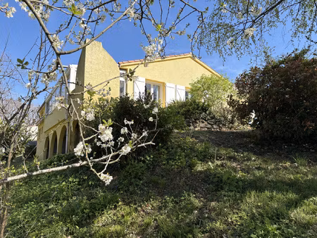 exclusivité : maison de plain pied de 130 m2 + 70m2  t4  ter