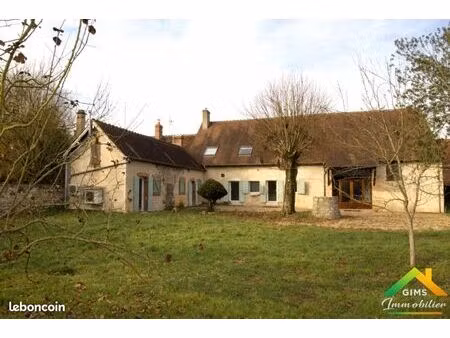 propriété 5 pièces 202 m²