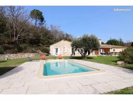 propriété 7 pièces 135 m²