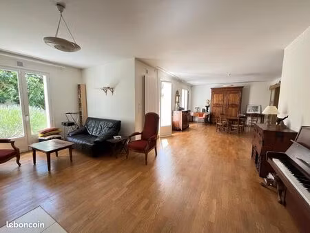 maison 7 pièces 210 m²