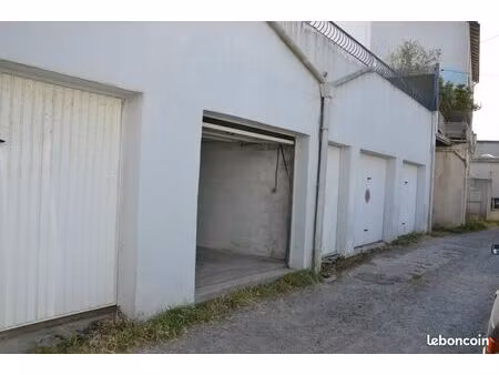 a louer garage centre st-nazaire 15 m2