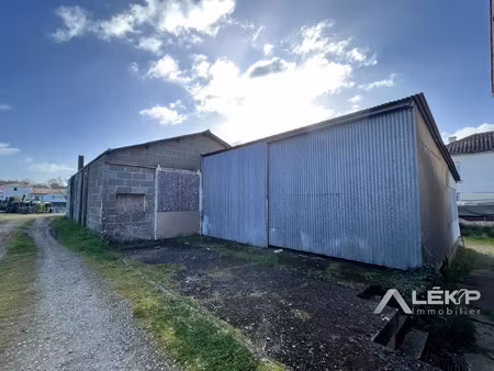 vente garage et parking à cerizay (79140) : à vendre / 300m² cerizay