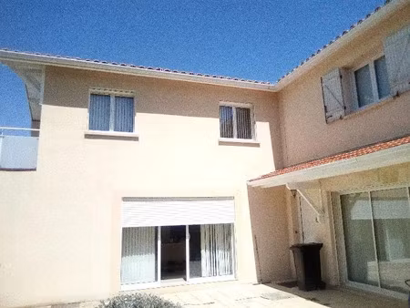 location maison à bordeaux (33000) : à louer / 195m² bordeaux