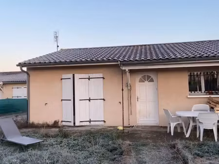 location maison à saint-denis-de-pile (33910) : à louer / 60m² saint-denis-de-pile