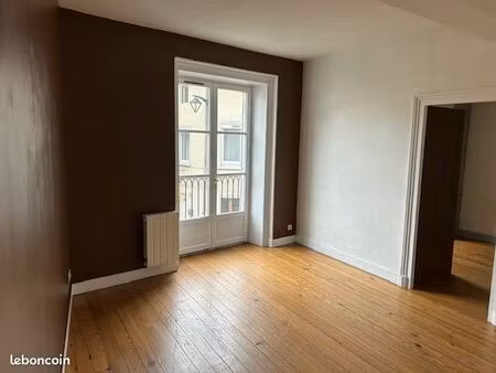 t2 libre  48 m2 aucun frais de dossier