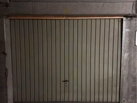 garage proche mer tamaris