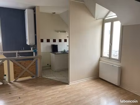 appartement t3 crouy 51m2 parking (eau froide comprise)