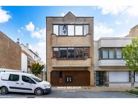 appartement avec petit jardin à proximité du centre