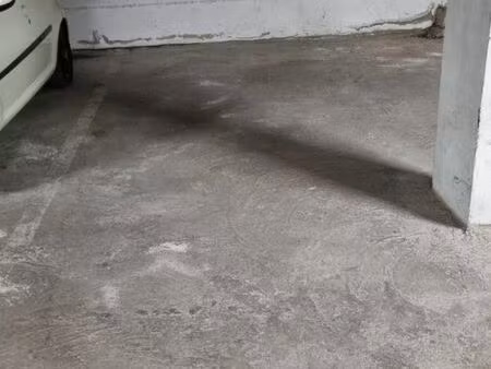 place de parking saint-tropez