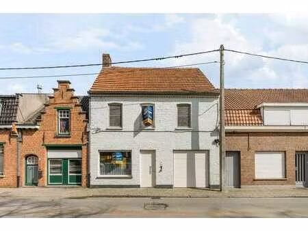 maison avec 3 chambres  grenier  garage et jardin avec sort