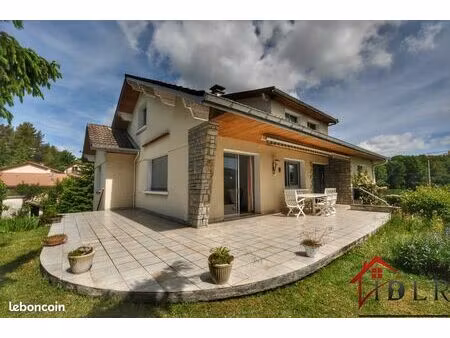 immeuble 9 pièces 2862 m² oyonnax