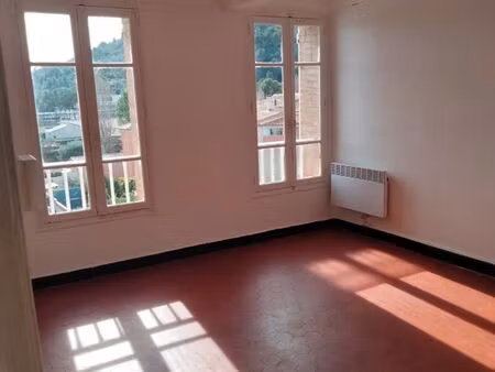 vente f3 sur sollies pont