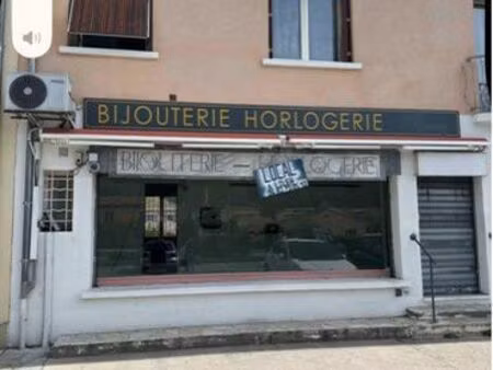 local commercial à louer