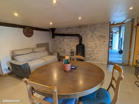 maison de village 3 pièces 120 m²