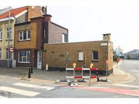 maison mitoyenne avec 2 chambres dans un emplacement idéal