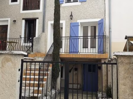 location maison de village