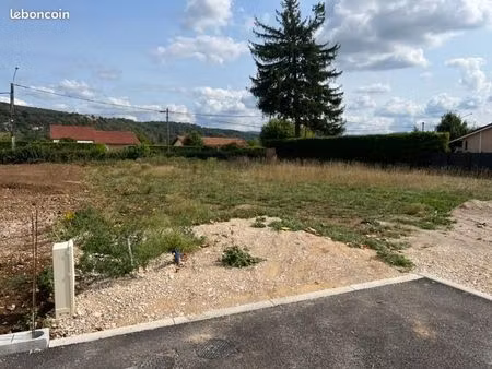 terrain à batir 729m²