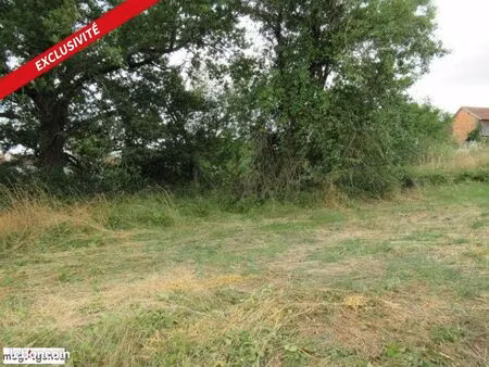 terrain 1730 m² vendat