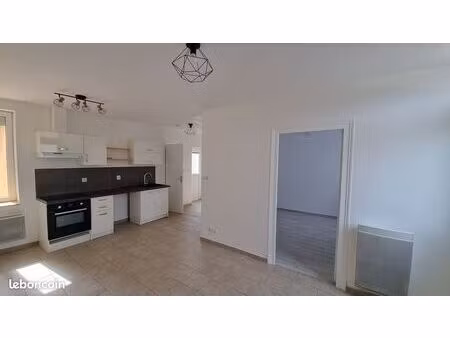 maison de ville de 70m²  centre-ville de domérat  jusqu'à 3 chambres  terrain