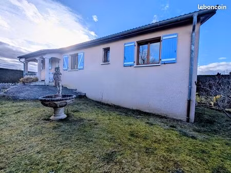 villa 5 pièces 100 m²