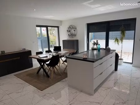 5 pièces - 115 m2 - sauverny