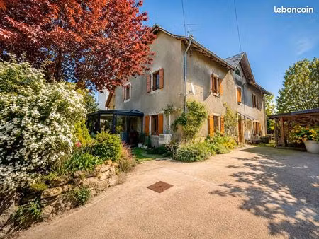 propriété 8 pièces 211 m²