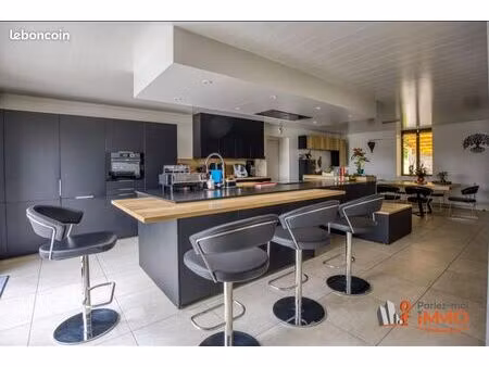 ferme 8 pièces 353 m²