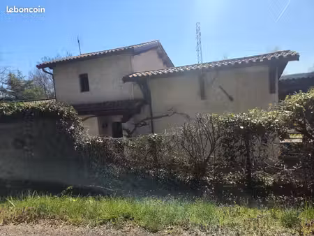 maison 4 pièces – 122 m² – grand terrain 1 568 m² – panneaux solaires – pougny