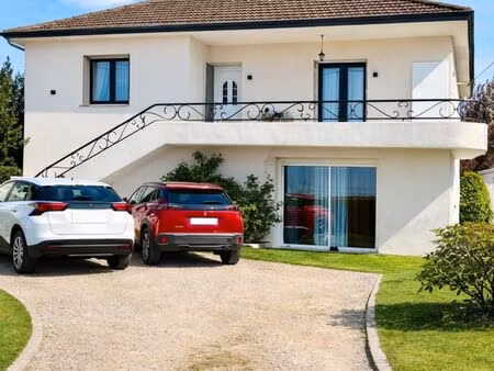 – coup de cœur assuré rare maison rénovée..bourg en bresse centre