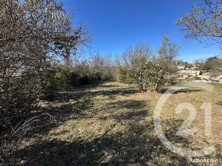 terrain 1 682 m² brignoles