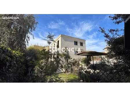 vente en viager : hyeres centre t4 de 100m2 au calme