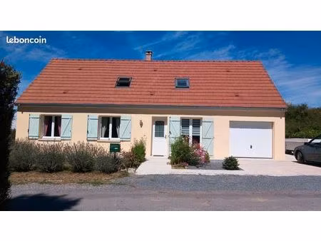 maison t4 de 95 m2 sur un terrain de 700 m2 et une cave de 100 m2