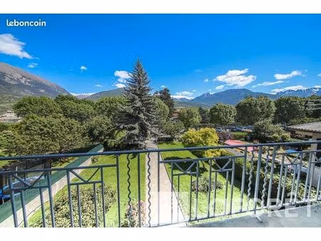 maison 6 pièces 196 m²