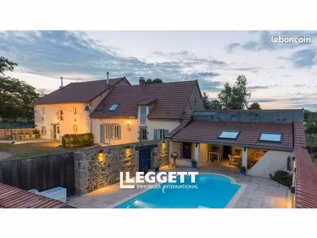 maison 11 pièces 320 m²