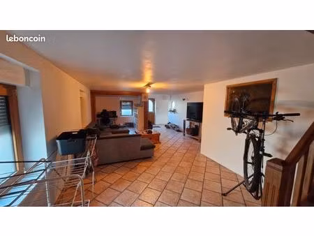 grandd maison à louer 10 pièces