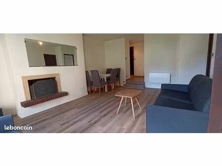 t2 46m² rénové avec balcon et cheminée  meublé à 1h de genève centre / 30 min bellegarde g