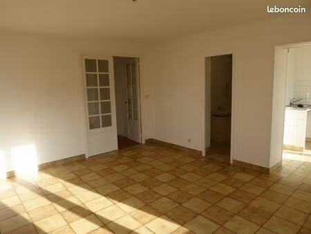 appartement 45 m2 t2 rdc   stationnement