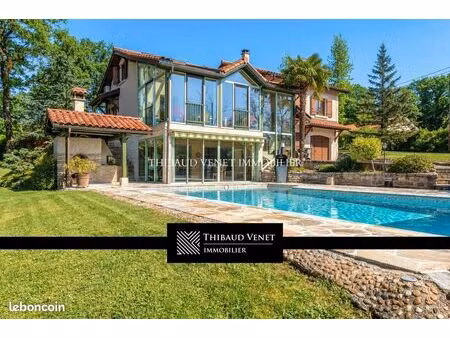 propriété 7 pièces 300 m²