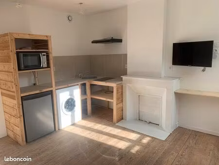 studio très clair hyper cenntre