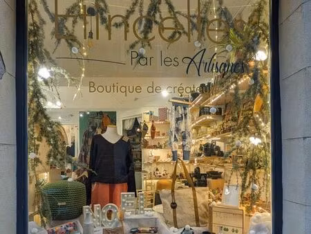 boutique 35m2 – centre-ville forcalquier (droit au bail)